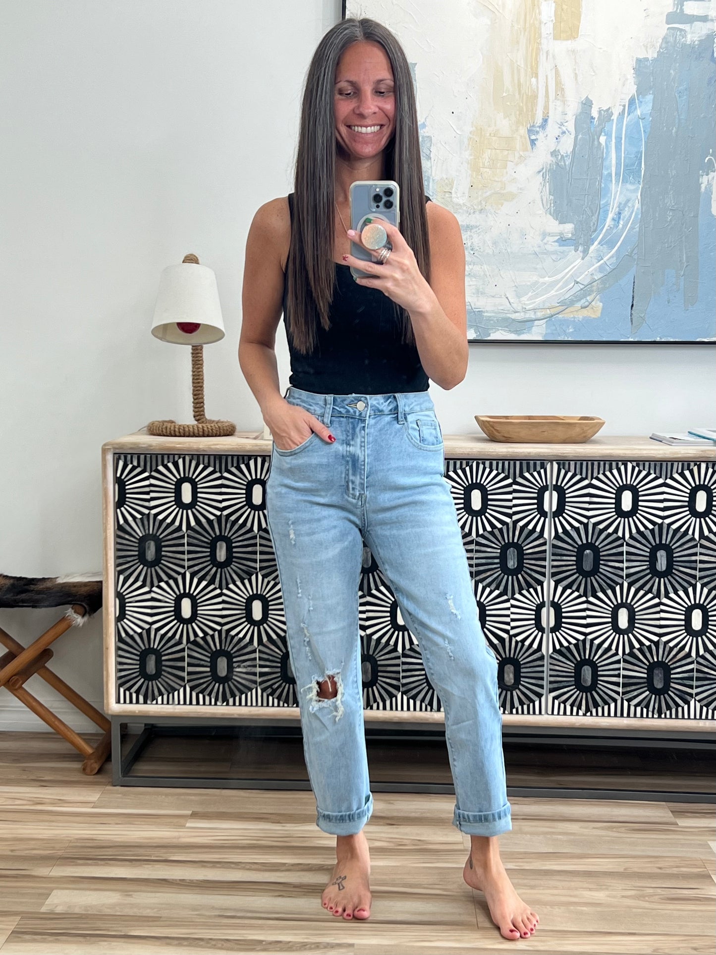 Distressed High Waist Jeans