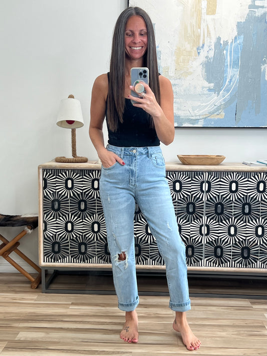 Distressed High Waist Jeans