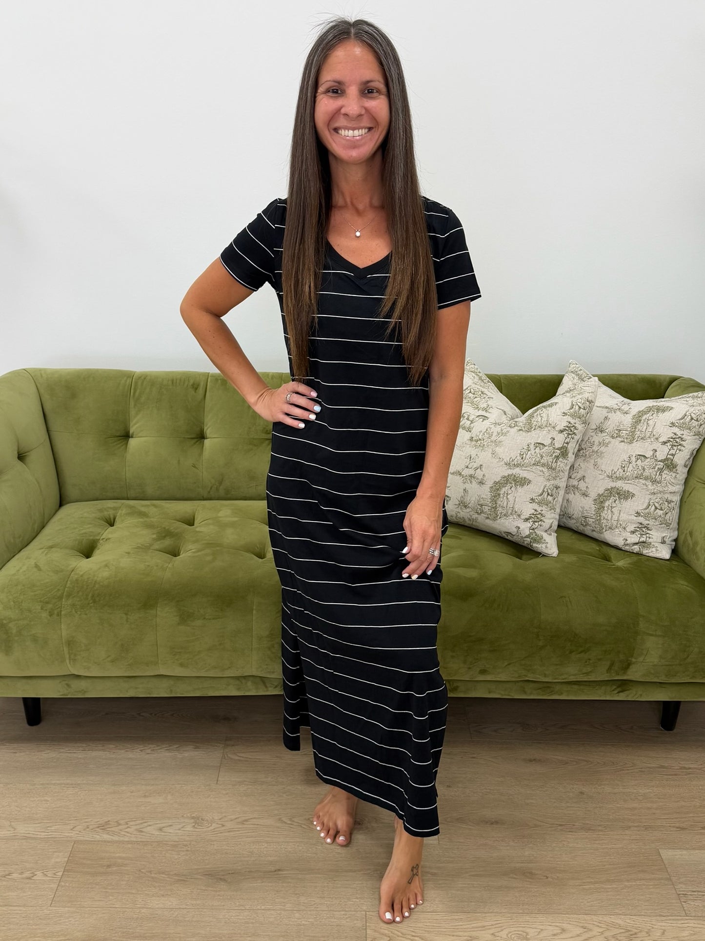 Keep em' Talkin Scoopy V-Neck Midi Dress