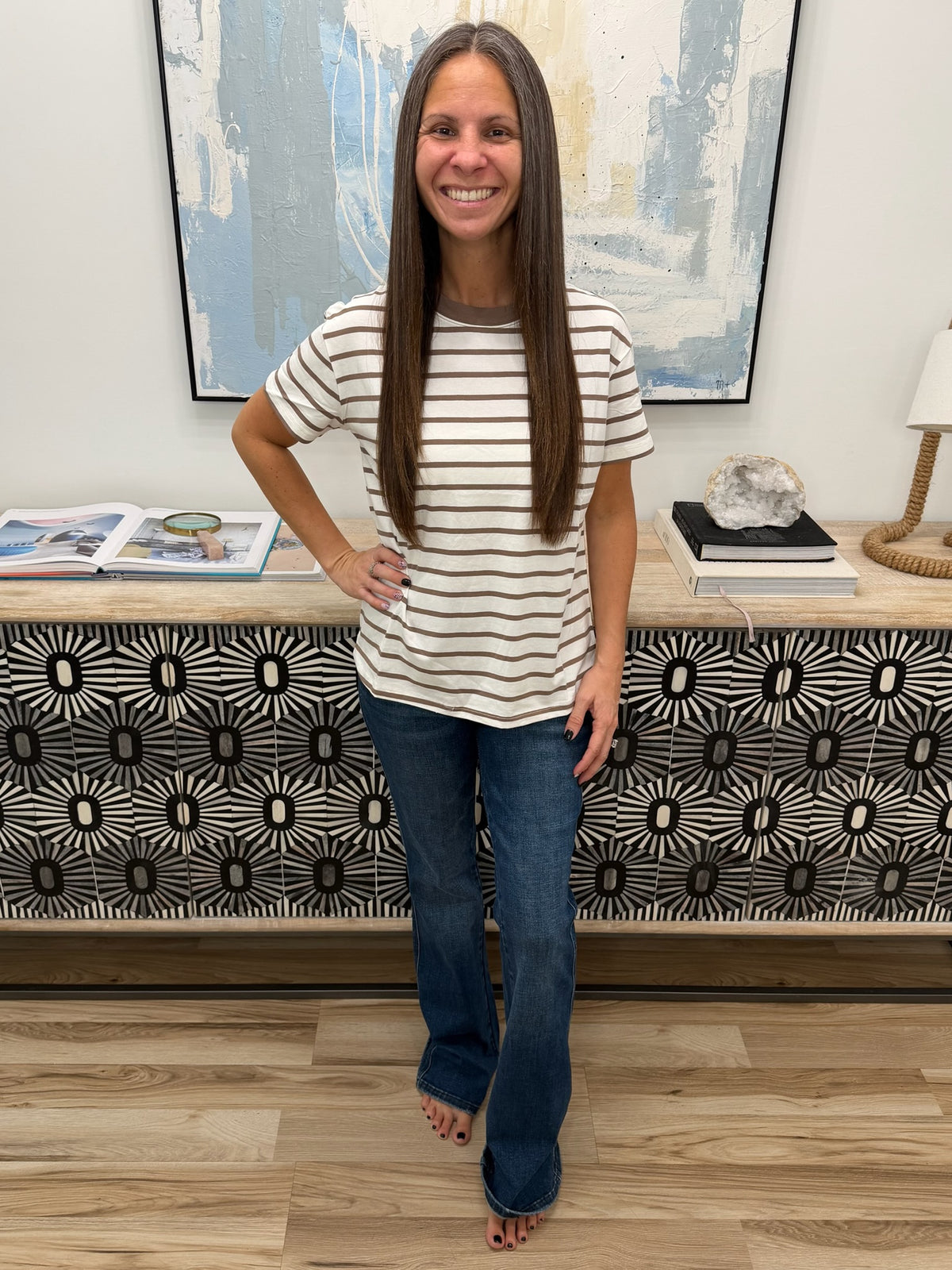 Convincing Argument Casual Tee in Mocha