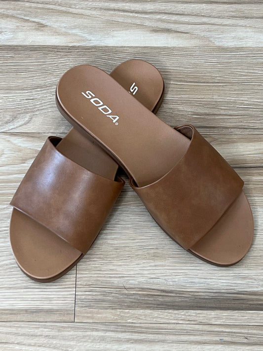 Sole Mate Slip on Sandals in Tan