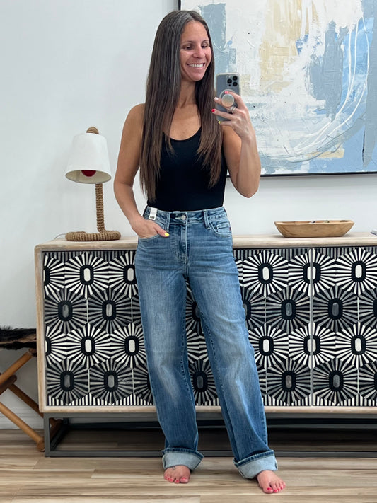 Holly Mid Rise Straight