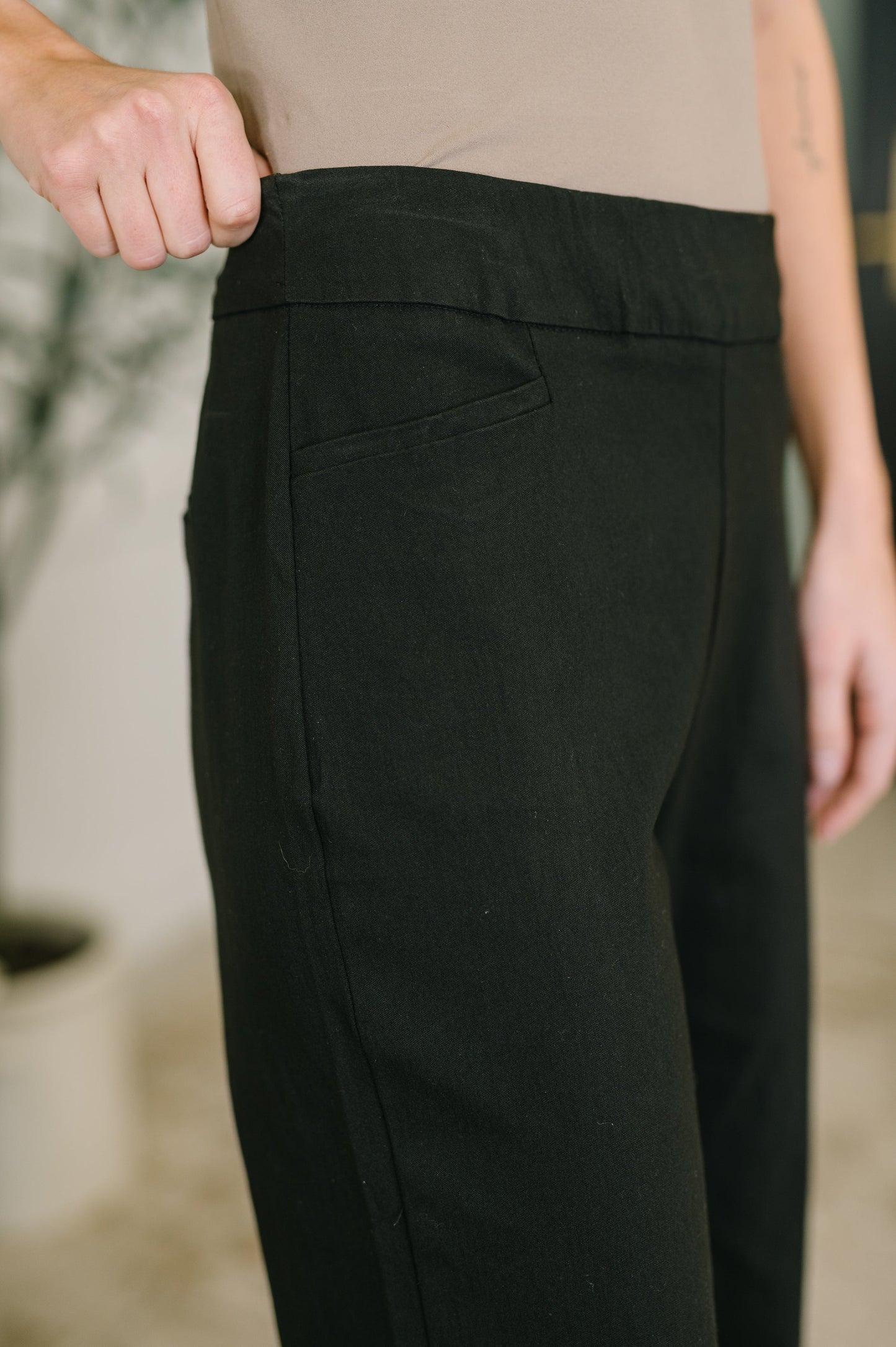 Magic Pants in Black